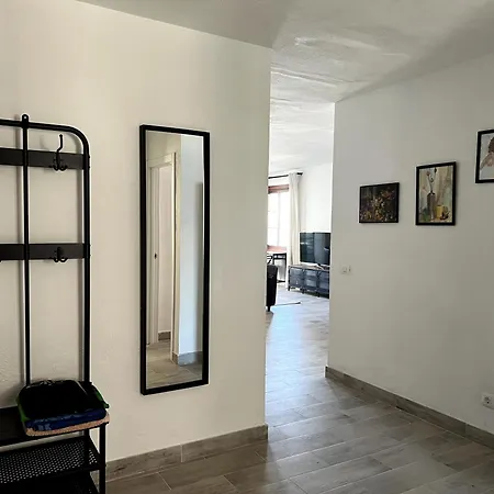 Beachfront Gem With And Sea At Your Doorstep Appartamento *