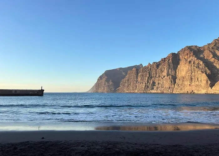 Διαμέρισμα Beachfront Gem With And Sea At Your Doorstep