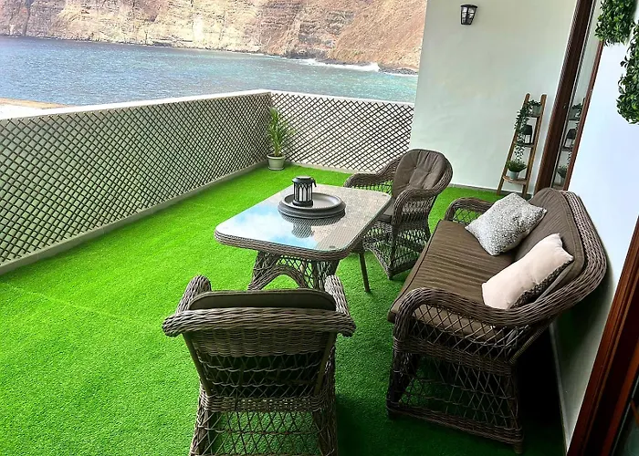 Апартаменты Beachfront Gem With And Sea At Your Doorstep